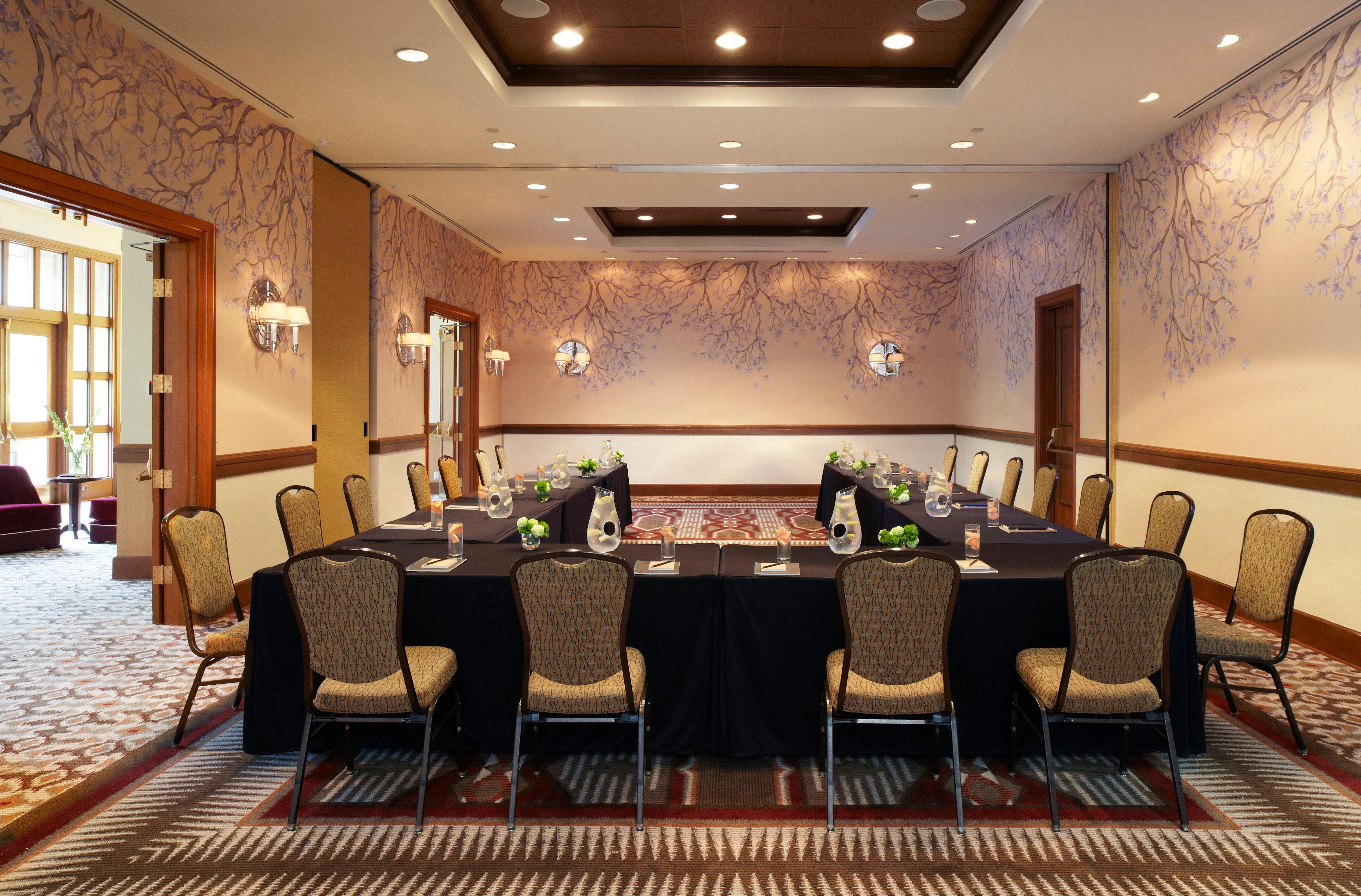 Kimpton Riverplace By Ihg Hotel 4*