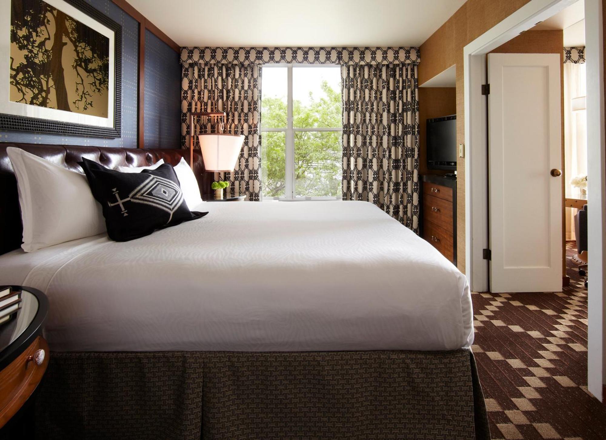 Kimpton Riverplace By Ihg Hotel
